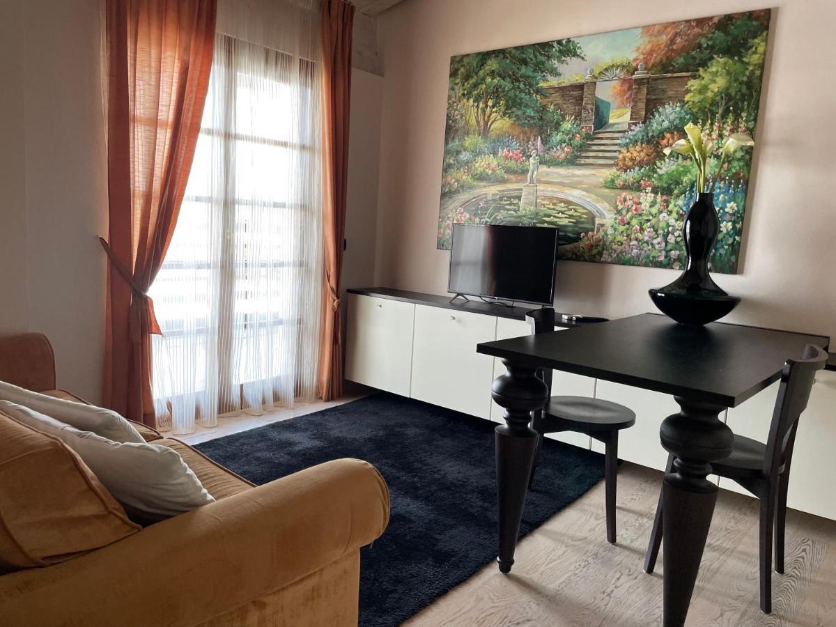 الشقق الفندقية سيرمِيونيفي  سكن الكسندرا ستاي المظهر الخارجي الصورة