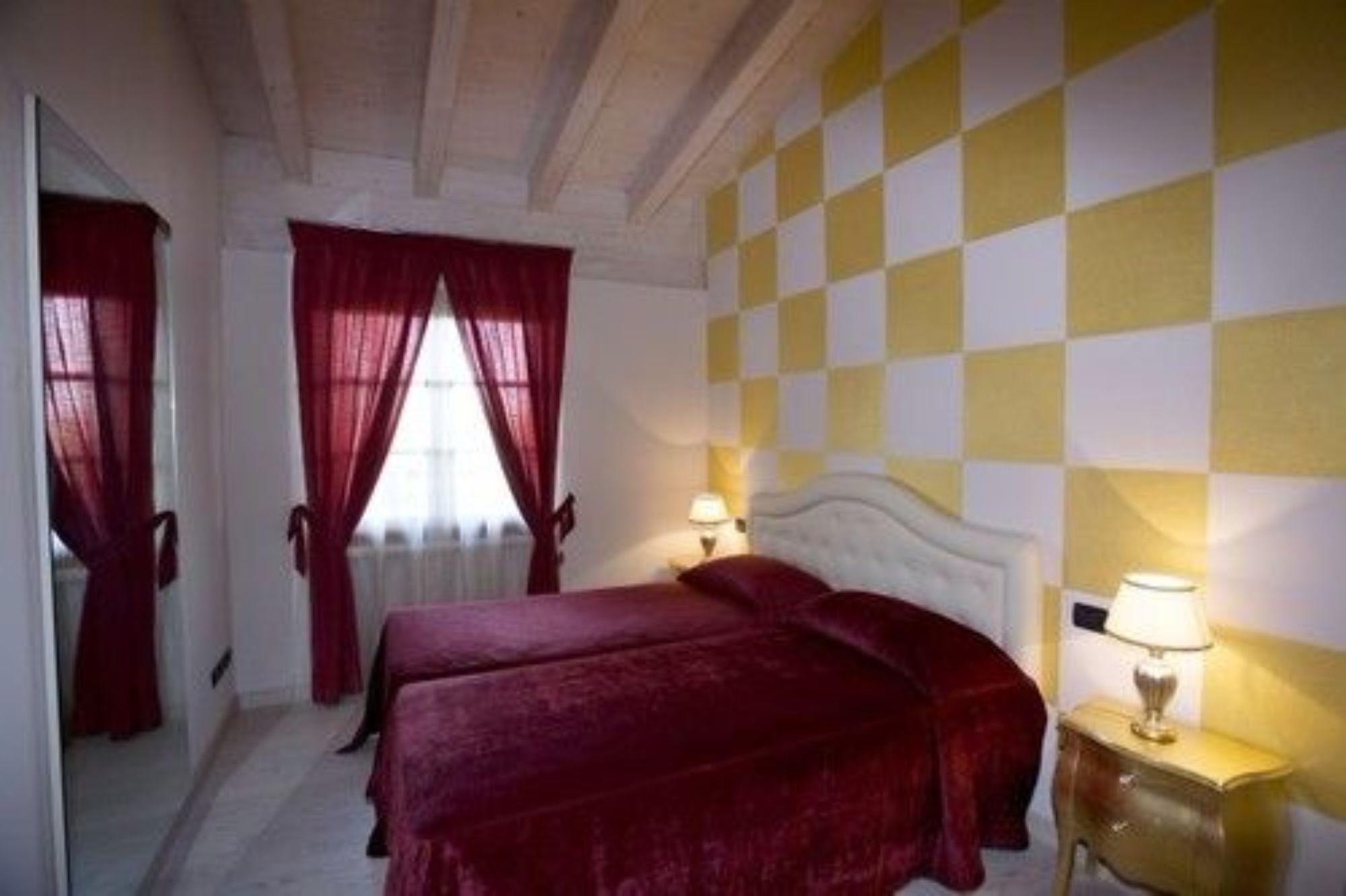 الشقق الفندقية سيرمِيونيفي  سكن الكسندرا ستاي المظهر الخارجي الصورة